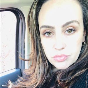 Meet your Posher, Caitlin